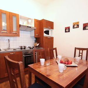 Uitgebreid Appartement met Twee Slaapkamers